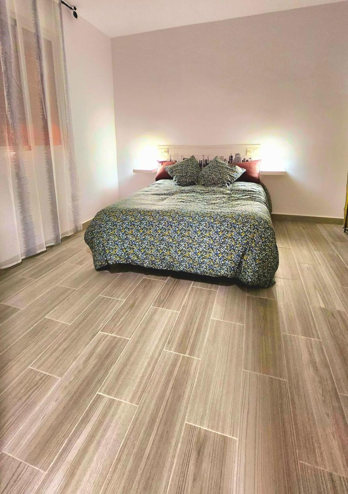 Apartamentos La Hormiguita Малага Экстерьер фото